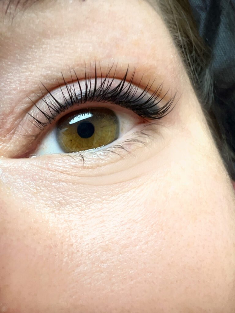 Lash lamination result showing a lifted lash line and clean definition