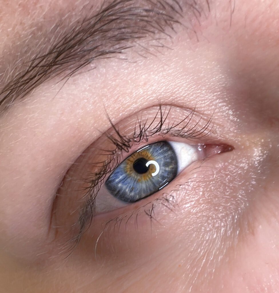Lash & Brow Lamination - Lifted Lash Definition 1 Lash & Brow Lamination – Lifted Lash Definition additional result view 1