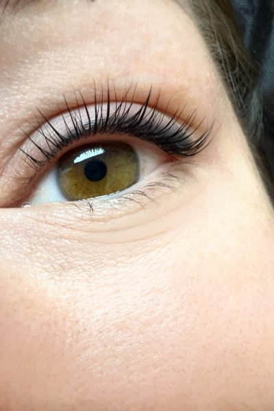 Lash lamination result showing a lifted lash line and clean definition