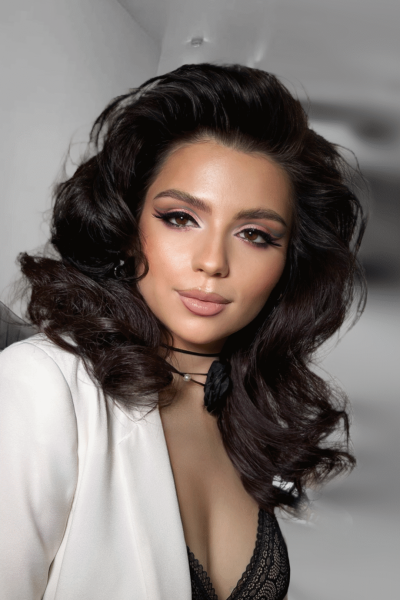 Retro volume waves hairstyle with rich curls and elegant volume for evening events in Chicago