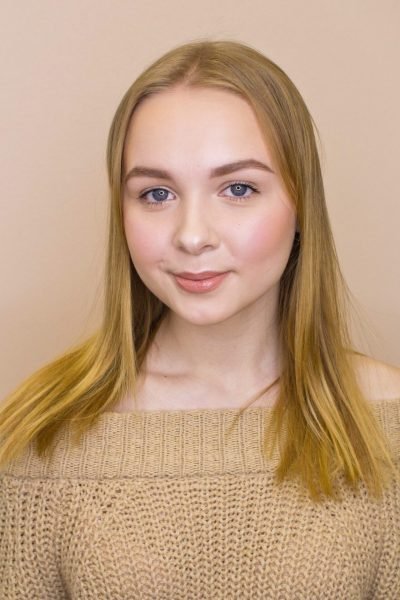 Natural event makeup with glowing skin and soft pink blush in Chicago